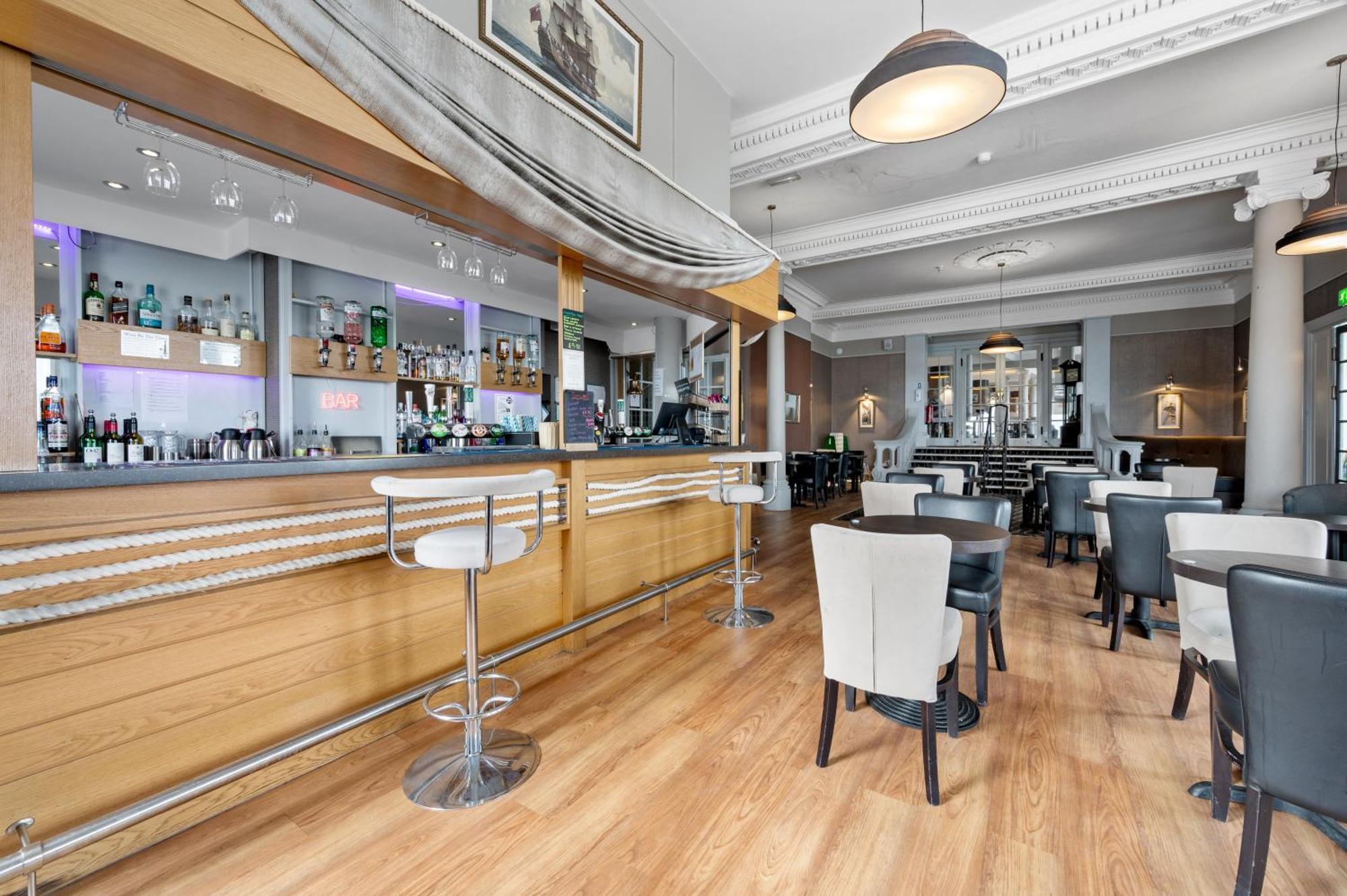 Royal Whitby Otel Dış mekan fotoğraf